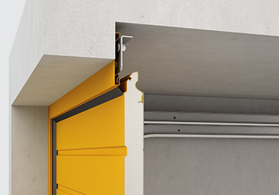 Renovierungslösungen ermöglichen die Montage von Sektionaltoren in der Garagenöffnun
